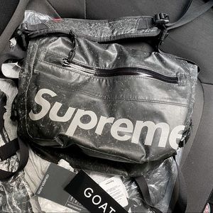 SUPREME Waterproof Reflective
Speckled Shoulder Crossbody Bag Brand
New Limited.